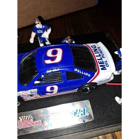 Vintage 1992 Racing Champions Bill Elliott #9 Melling 1:24 Car and Pit Crew - Picture 8 of 11